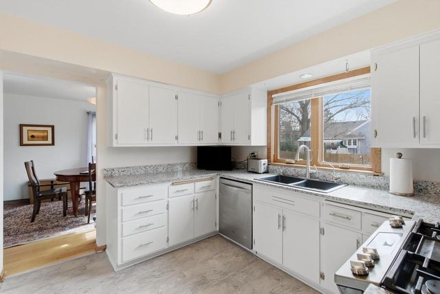 631 E Wilson STREET, Oconomowoc, WI 53066