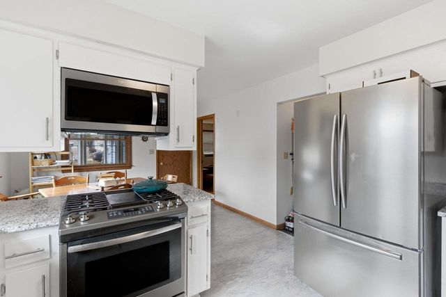 631 E Wilson STREET, Oconomowoc, WI 53066