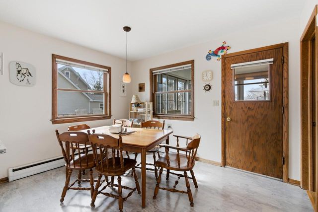 631 E Wilson STREET, Oconomowoc, WI 53066