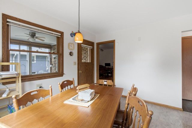 631 E Wilson STREET, Oconomowoc, WI 53066