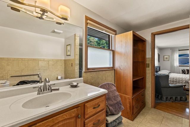 631 E Wilson STREET, Oconomowoc, WI 53066