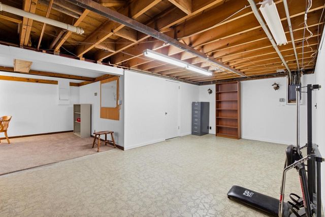 631 E Wilson STREET, Oconomowoc, WI 53066