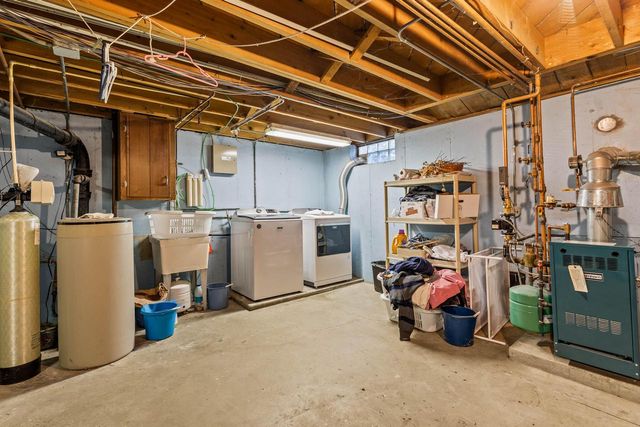 631 E Wilson STREET, Oconomowoc, WI 53066