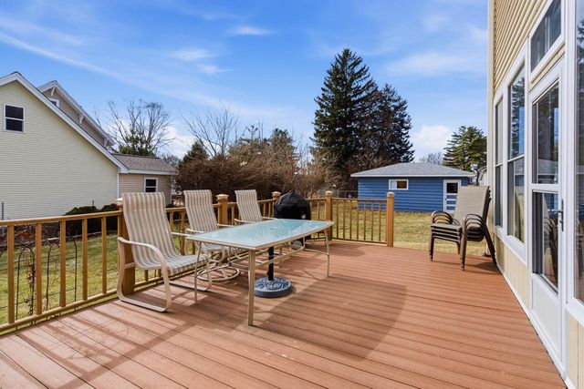 631 E Wilson STREET, Oconomowoc, WI 53066