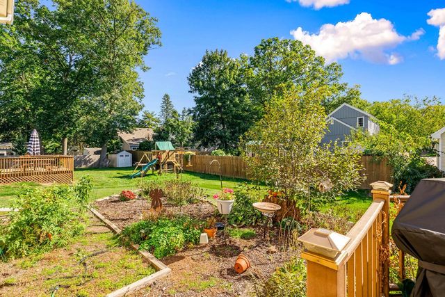 631 E Wilson STREET, Oconomowoc, WI 53066