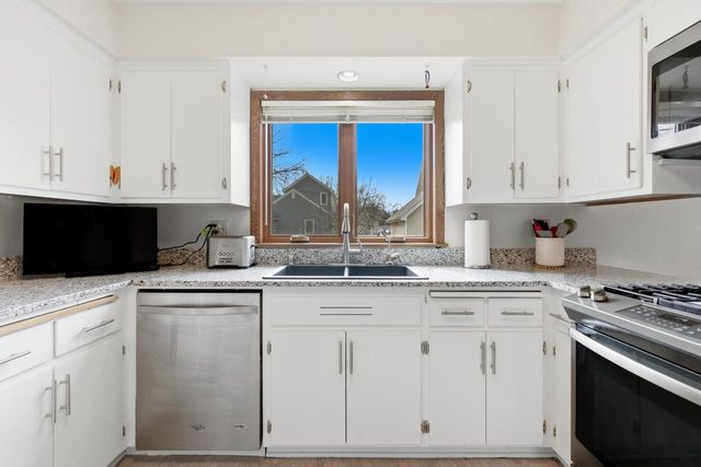 631 E Wilson STREET, Oconomowoc, WI 53066