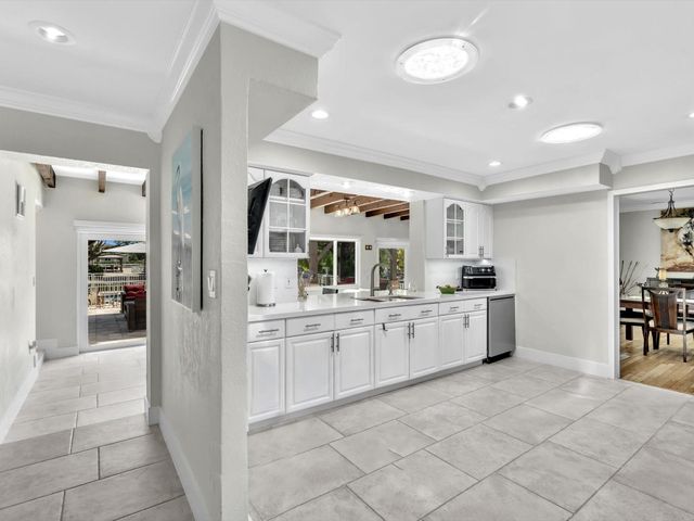 5360 Volunteer Rd, Southwest Ranches, FL 33330