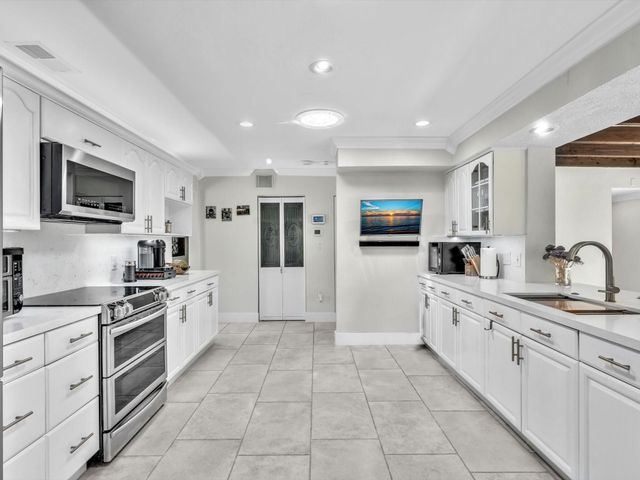 5360 Volunteer Rd, Southwest Ranches, FL 33330