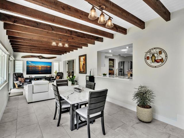 5360 Volunteer Rd, Southwest Ranches, FL 33330