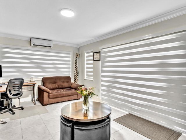 5360 Volunteer Rd, Southwest Ranches, FL 33330