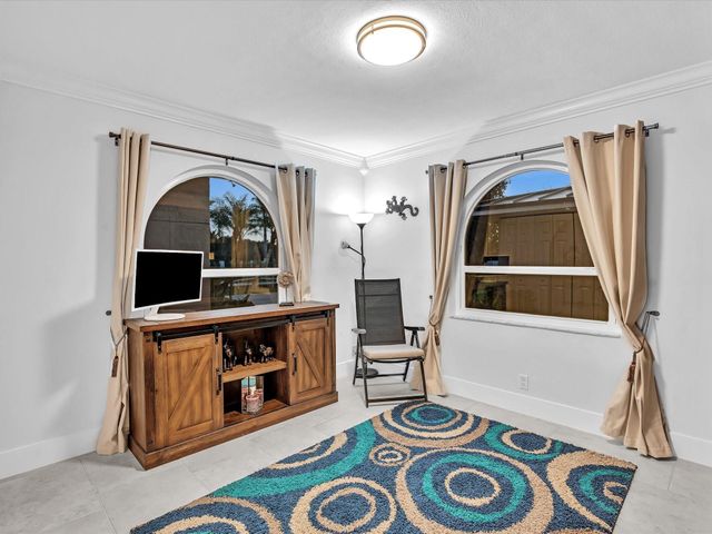 5360 Volunteer Rd, Southwest Ranches, FL 33330