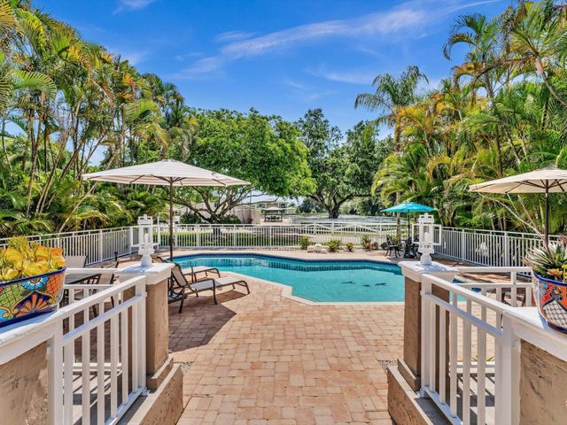 5360 Volunteer Rd, Southwest Ranches, FL 33330