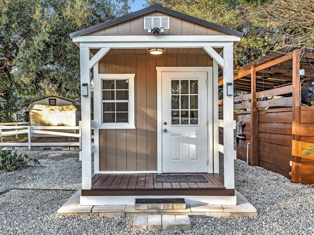 5360 Volunteer Rd, Southwest Ranches, FL 33330