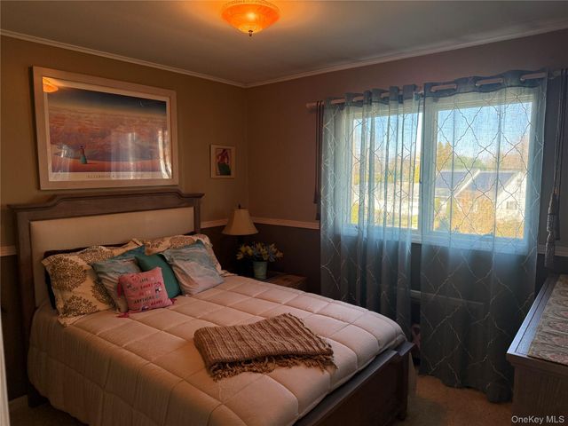 19 Hallock Court, Miller Place, NY 11764