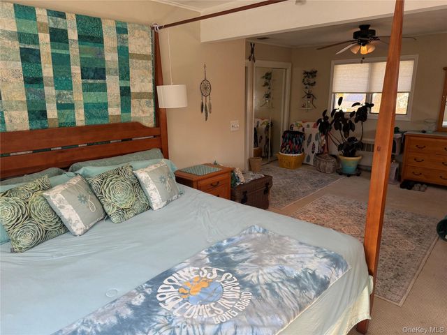 19 Hallock Court, Miller Place, NY 11764