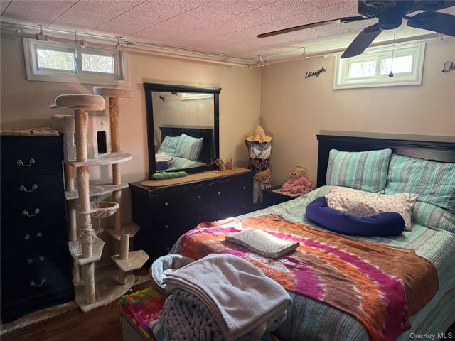 19 Hallock Court, Miller Place, NY 11764