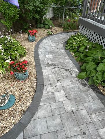 19 Hallock Court, Miller Place, NY 11764