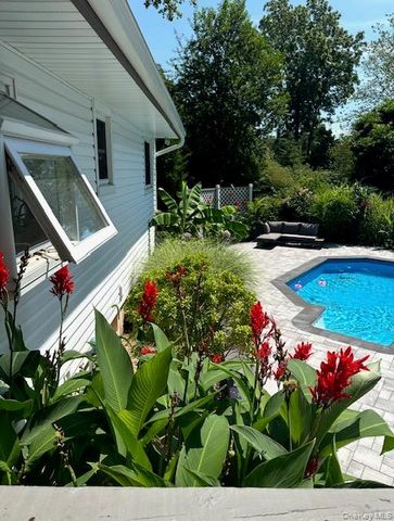 19 Hallock Court, Miller Place, NY 11764