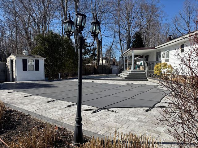 19 Hallock Court, Miller Place, NY 11764