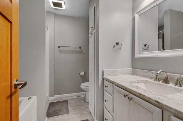 1195 395th Street, Isle, MN 56342