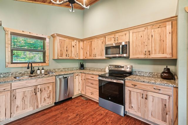 1017 Wiley Oakley Drive, Gatlinburg, TN 37738