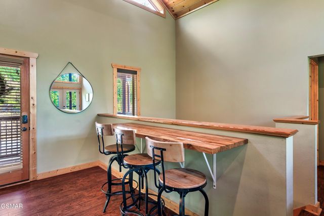 1017 Wiley Oakley Drive, Gatlinburg, TN 37738