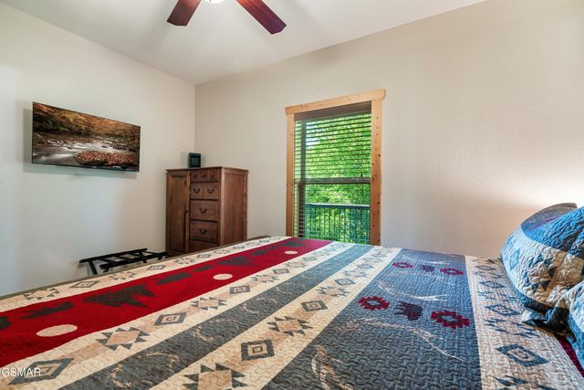 1017 Wiley Oakley Drive, Gatlinburg, TN 37738