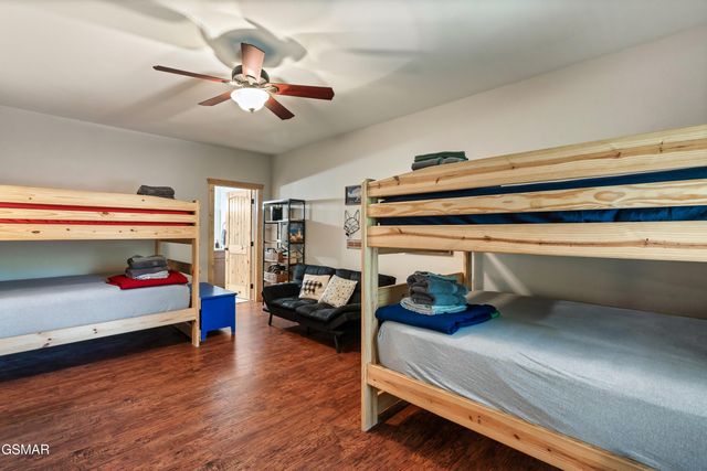 1017 Wiley Oakley Drive, Gatlinburg, TN 37738