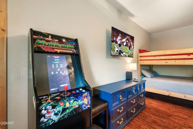 1017 Wiley Oakley Drive, Gatlinburg, TN 37738