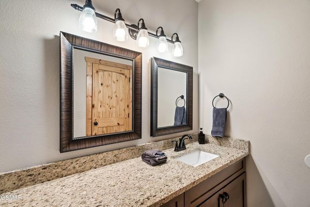 1017 Wiley Oakley Drive, Gatlinburg, TN 37738