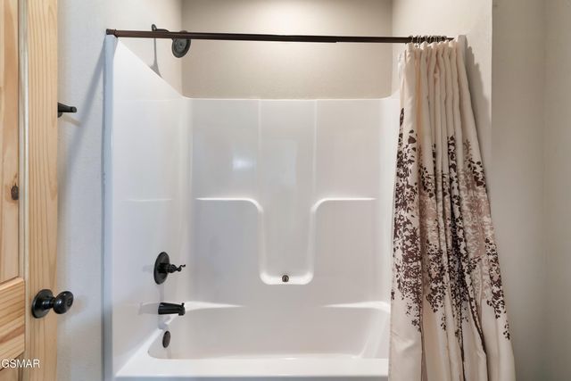 1017 Wiley Oakley Drive, Gatlinburg, TN 37738