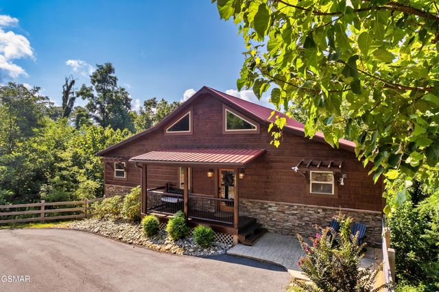 1017 Wiley Oakley Drive, Gatlinburg, TN 37738