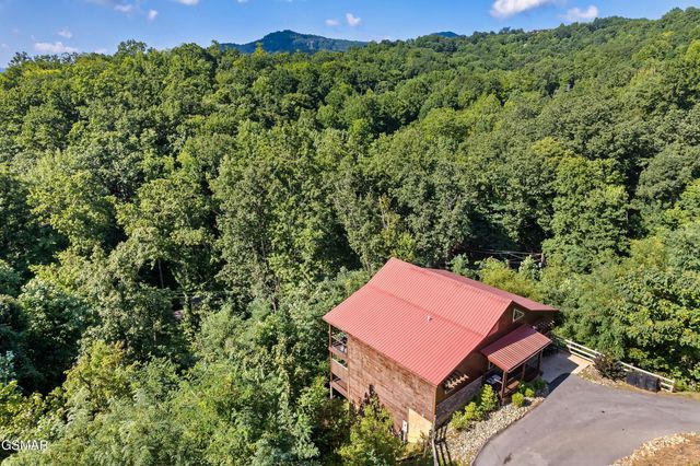 1017 Wiley Oakley Drive, Gatlinburg, TN 37738