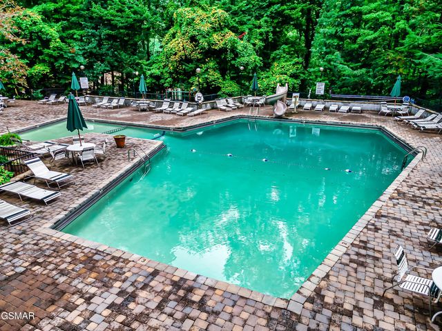 1017 Wiley Oakley Drive, Gatlinburg, TN 37738