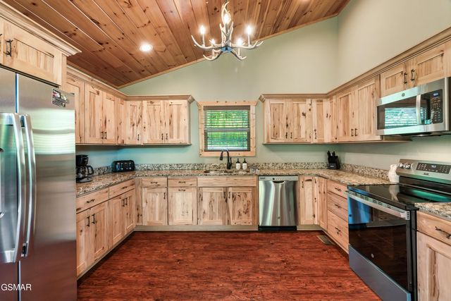 1017 Wiley Oakley Drive, Gatlinburg, TN 37738