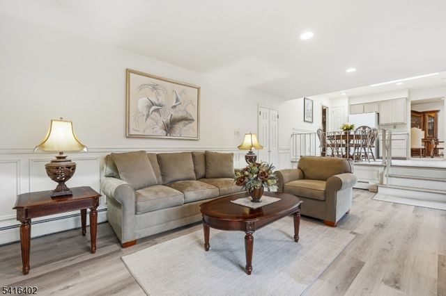 35 Darlington Dr, Wayne Twp., NJ 07470