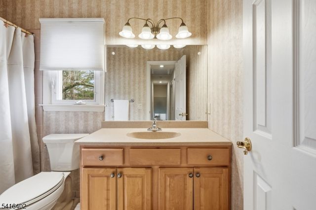 35 Darlington Dr, Wayne Twp., NJ 07470