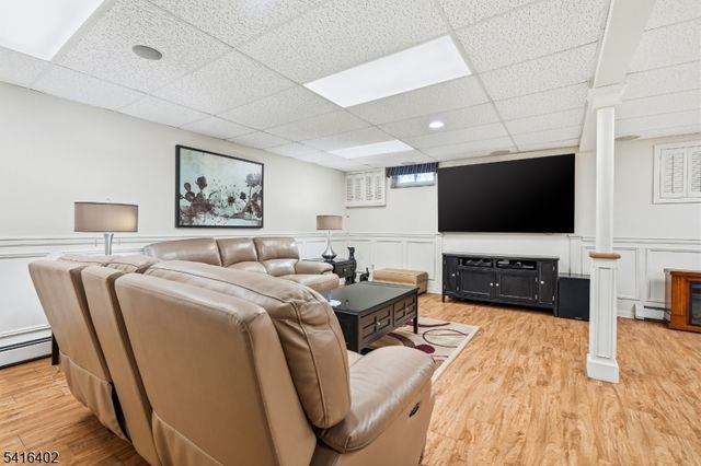 35 Darlington Dr, Wayne Twp., NJ 07470