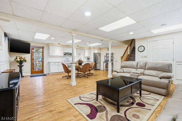 35 Darlington Dr, Wayne Twp., NJ 07470