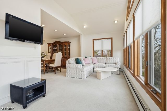 35 Darlington Dr, Wayne Twp., NJ 07470