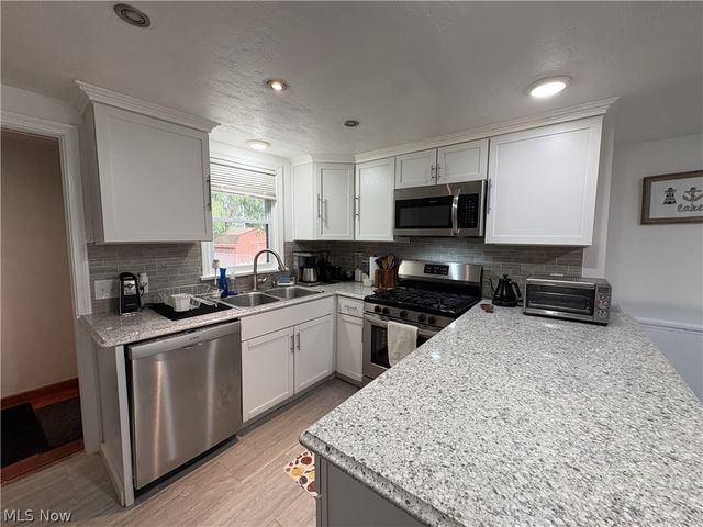 8580 Webster Road, Strongsville, OH 44136