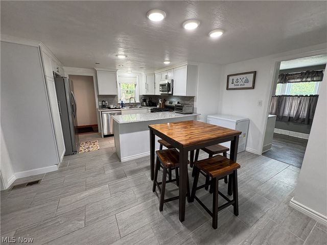 8580 Webster Road, Strongsville, OH 44136