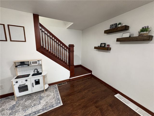 8580 Webster Road, Strongsville, OH 44136