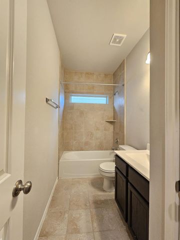 2810 Meandering Elm Trail, Houston, TX 77045