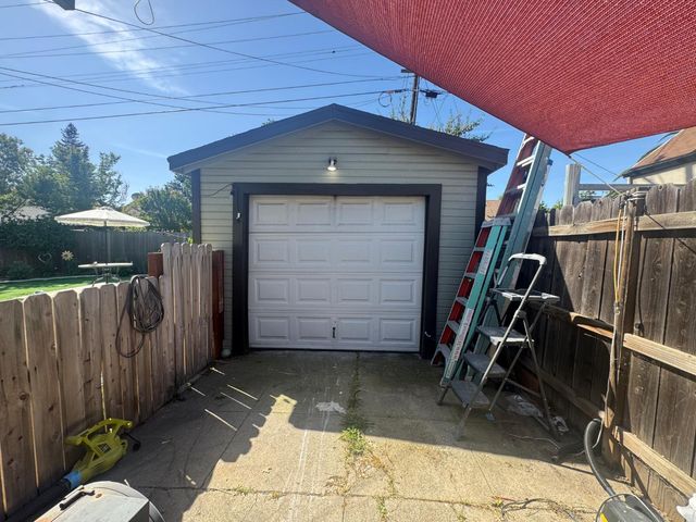 1044 W Harding Way, Stockton, CA 95203
