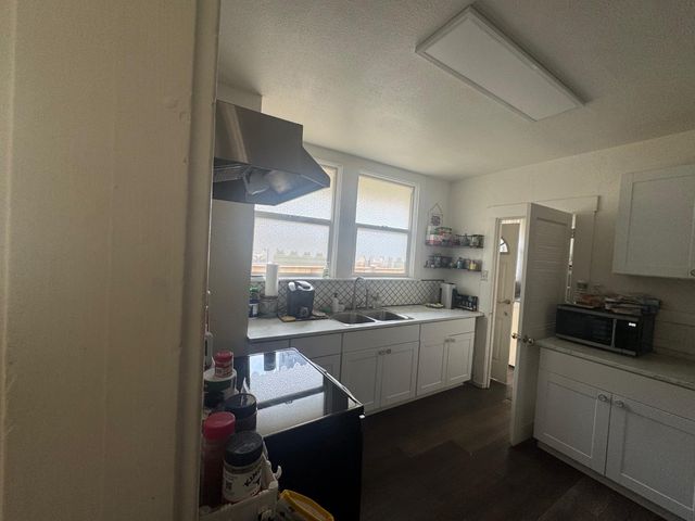 1044 W Harding Way, Stockton, CA 95203