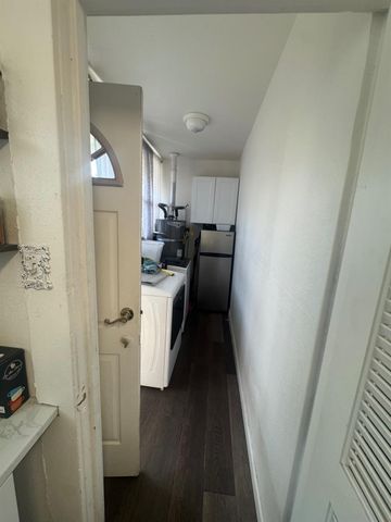 1044 W Harding Way, Stockton, CA 95203