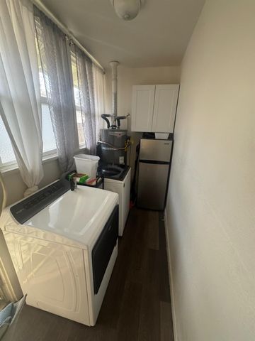 1044 W Harding Way, Stockton, CA 95203