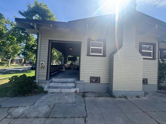 1044 W Harding Way, Stockton, CA 95203