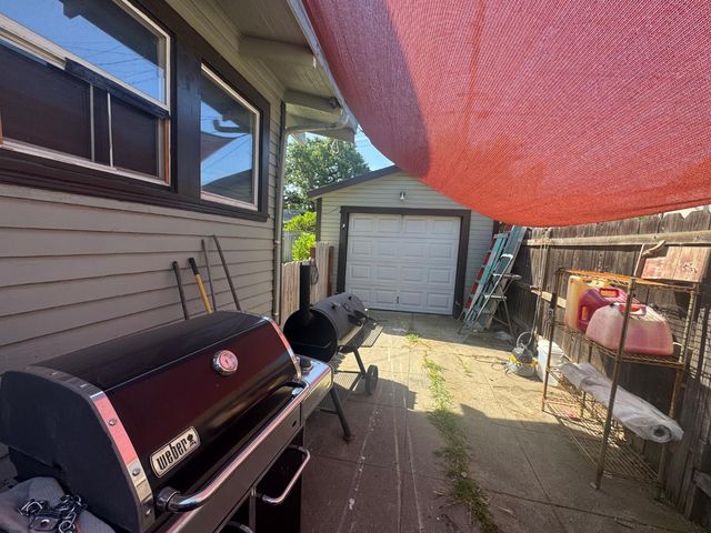 1044 W Harding Way, Stockton, CA 95203
